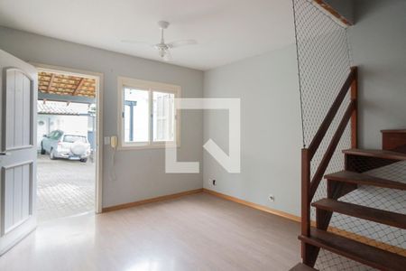 Sala de casa de condomínio para alugar com 3 quartos, 90m² em Tristeza, Porto Alegre