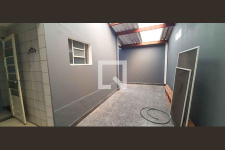 Casa 1 - Quintal de casa à venda com 3 quartos, 154m² em Metalúrgicos, Osasco