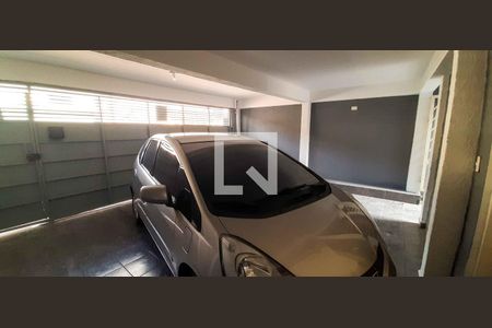 Garagem de casa à venda com 3 quartos, 154m² em Metalúrgicos, Osasco