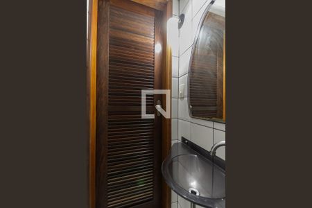 Lavabo de casa de condomínio à venda com 3 quartos, 140m² em Fazenda Aricanduva, São Paulo