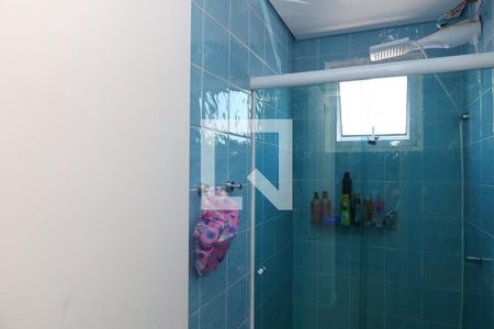 Banheiro de apartamento à venda com 2 quartos, 47m² em Vila Carmosina, São Paulo