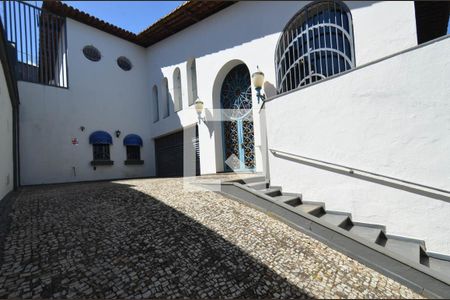Entrada de casa para alugar com 5 quartos, 580m² em Mangabeiras, Belo Horizonte