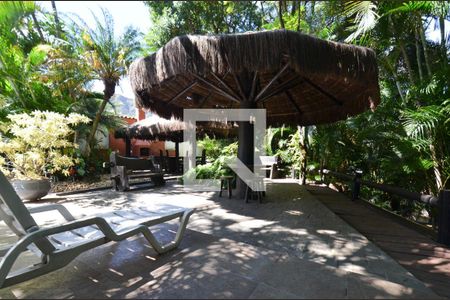 Area piscina de casa para alugar com 5 quartos, 580m² em Mangabeiras, Belo Horizonte