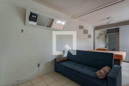 Sala/Quarto de apartamento para alugar com 1 quarto, 32m² em Vila Ipiranga, Porto Alegre