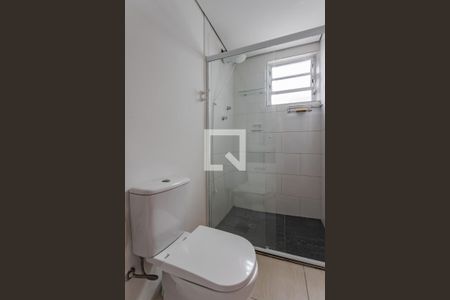 Banheiro de apartamento para alugar com 1 quarto, 32m² em Vila Ipiranga, Porto Alegre