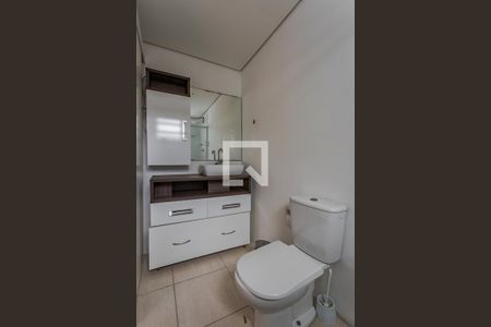Banheiro de apartamento para alugar com 1 quarto, 32m² em Vila Ipiranga, Porto Alegre