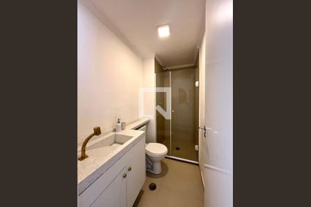 Banheiro de apartamento à venda com 1 quarto, 38m² em Vila Andrade, São Paulo