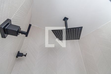 Banheiro de kitnet/studio para alugar com 1 quarto, 31m² em Pinheiros, São Paulo