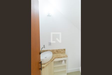 Lavabo de casa de condomínio para alugar com 2 quartos, 61m² em Caiapia, Cotia