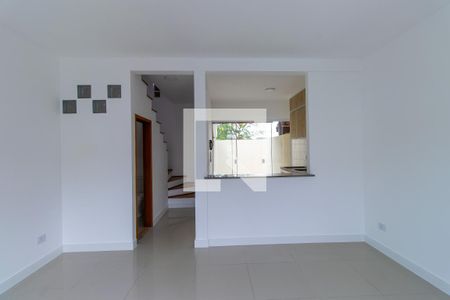 Sala de casa de condomínio para alugar com 2 quartos, 61m² em Caiapia, Cotia