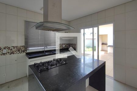 Cozinha de casa de condomínio à venda com 3 quartos, 200m² em Swiss Park, Campinas