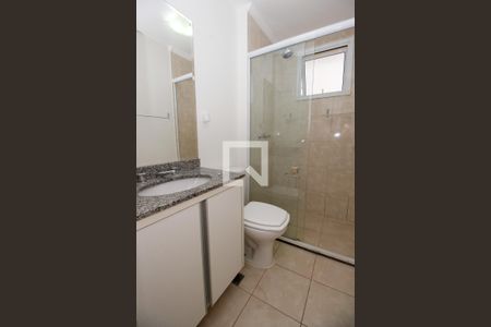 Banheiro da Suíte 1 de apartamento para alugar com 2 quartos, 67m² em Jardim Ampliação, São Paulo