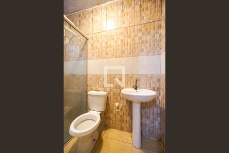 Banheiro da suíte de kitnet/studio para alugar com 1 quarto, 22m² em Vila Carrão, São Paulo