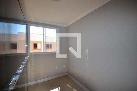 Quarto 1 de apartamento para alugar com 2 quartos, 47m² em Jardim Alvorada, Nova Iguaçu