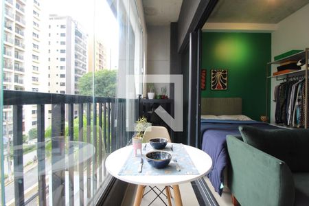 Varanda de kitnet/studio para alugar com 1 quarto, 24m² em Vila Olímpia, São Paulo