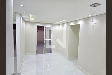 Apartamento para alugar com 2 quartos, 90m² em Vila Carmosina, São Paulo