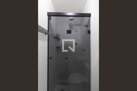 Banheiro de apartamento à venda com 2 quartos, 32m² em Vila Carmosina, São Paulo