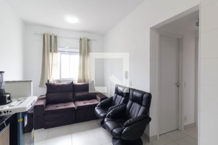 Sala/Cozinha de apartamento à venda com 2 quartos, 32m² em Vila Carmosina, São Paulo