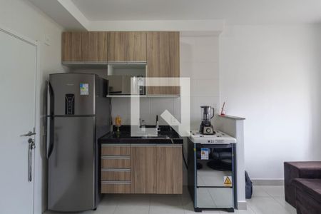 Sala/Cozinha de apartamento à venda com 2 quartos, 32m² em Vila Carmosina, São Paulo