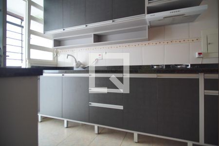 Cozinha de apartamento à venda com 3 quartos, 84m² em Bom Jesus, Porto Alegre
