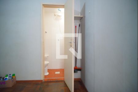 Quarto e Banheiro de Serviço de apartamento à venda com 3 quartos, 84m² em Bom Jesus, Porto Alegre