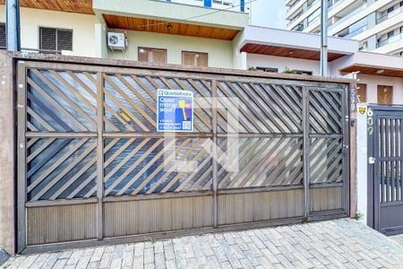 Fachada + Plaquinha de casa à venda com 3 quartos, 100m² em Ipiranga, São Paulo