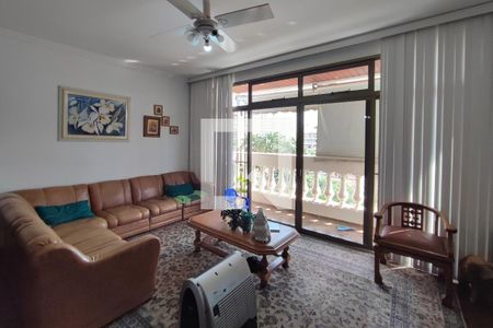 Sala de Estar de apartamento à venda com 4 quartos, 180m² em Centro, Campinas