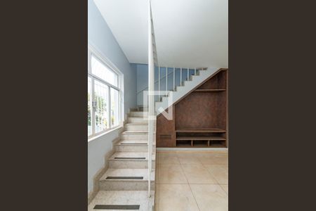 Escada de casa para alugar com 4 quartos, 341m² em Cidade Jardim, Belo Horizonte