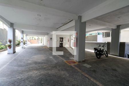 Garagem de apartamento para alugar com 3 quartos, 100m² em Jardim Tres Marias, Guarujá