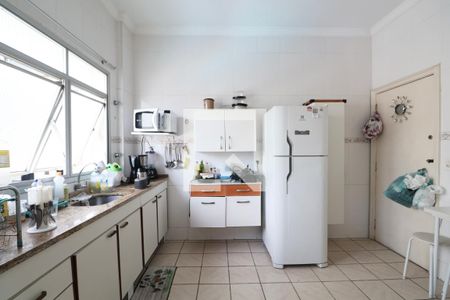 Cozinha de apartamento para alugar com 3 quartos, 100m² em Jardim Tres Marias, Guarujá