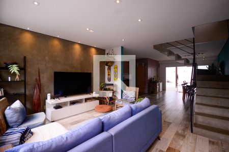 Sala de casa à venda com 3 quartos, 270m² em Bosque da Saúde, São Paulo