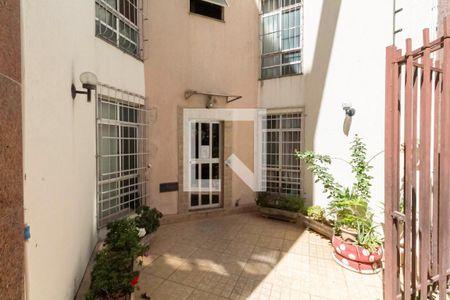 Entrada de apartamento à venda com 2 quartos, 45m² em Carlos Prates, Belo Horizonte