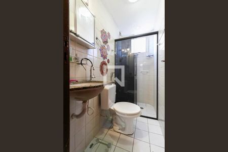 Banheiro social  de apartamento à venda com 2 quartos, 45m² em Carlos Prates, Belo Horizonte