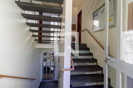 Entrada de apartamento à venda com 2 quartos, 45m² em Carlos Prates, Belo Horizonte