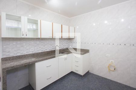 Cozinha de casa para alugar com 2 quartos, 58m² em Jardim Monte Azul, São Paulo