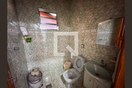 Banheiro de Serviço de casa à venda com 5 quartos, 326m² em Bairro da Glória, Contagem