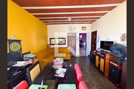 Edícula de casa à venda com 5 quartos, 326m² em Bairro da Glória, Contagem