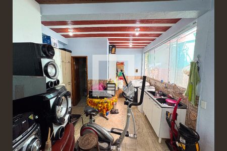 Área de Serviço de casa à venda com 5 quartos, 326m² em Bairro da Glória, Contagem