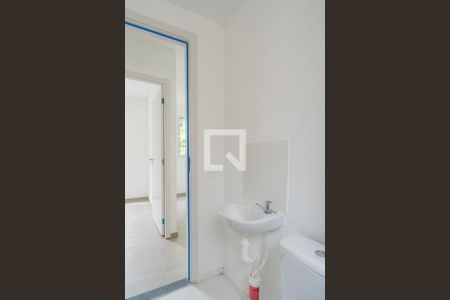 Banheiro de apartamento para alugar com 2 quartos, 41m² em Ipanema, Porto Alegre