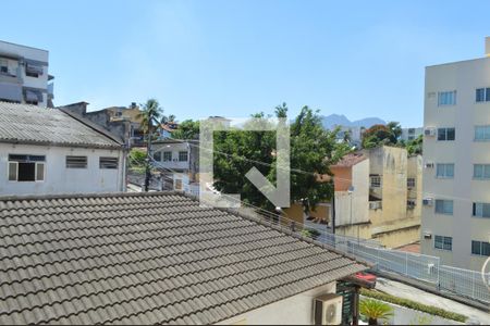 Vista do Quarto 2 de apartamento para alugar com 3 quartos, 71m² em Pechincha, Rio de Janeiro