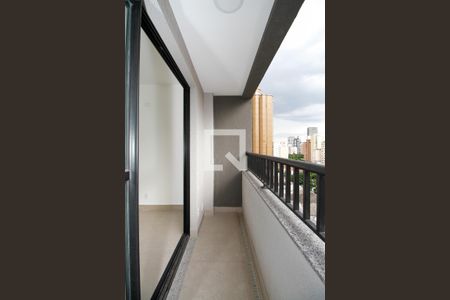 Varanda de kitnet/studio à venda com 1 quarto, 30m² em Pinheiros, São Paulo