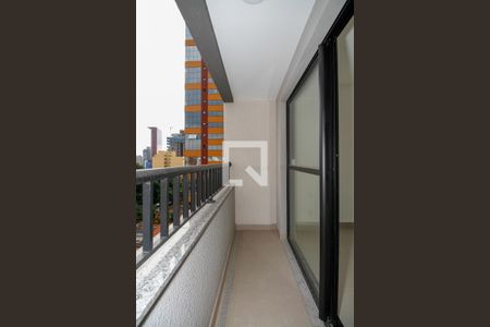 Varanda de kitnet/studio à venda com 1 quarto, 30m² em Pinheiros, São Paulo