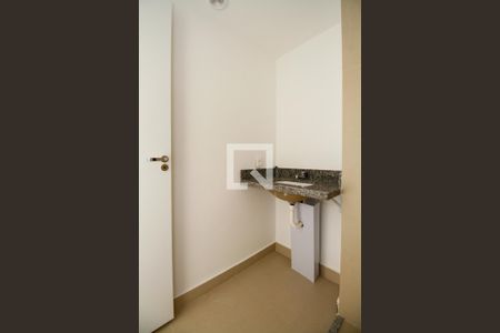 Banheiro de kitnet/studio à venda com 1 quarto, 30m² em Pinheiros, São Paulo