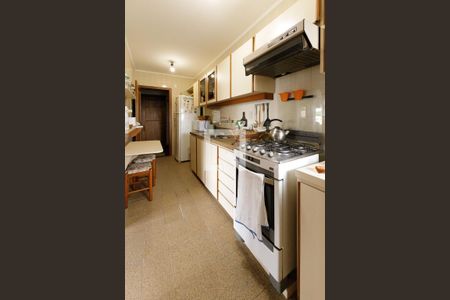 Cozinha de apartamento à venda com 2 quartos, 99m² em São João, Porto Alegre