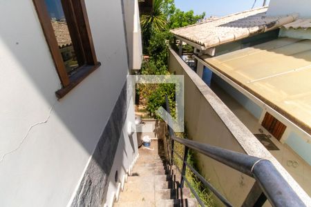 Área externa de casa de condomínio à venda com 3 quartos, 368m² em Badu, Niterói
