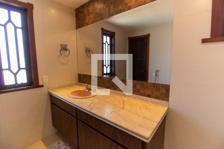 Banheiro da Suíte 3 de casa de condomínio à venda com 3 quartos, 368m² em Badu, Niterói