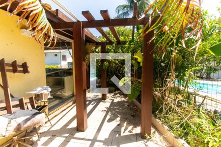 Área externa de casa de condomínio à venda com 3 quartos, 368m² em Badu, Niterói