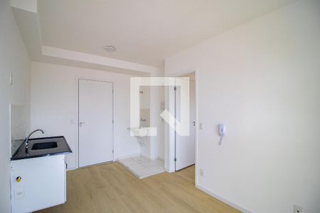 Sala e Cozinha de kitnet/studio para alugar com 1 quarto, 29m² em Parque Vitoria, São Paulo