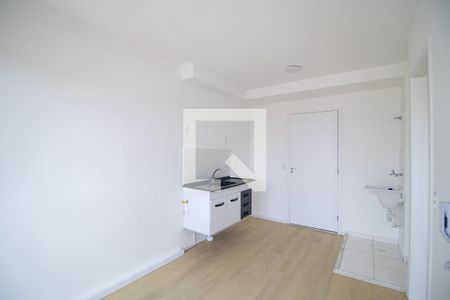 Sala e Cozinha de kitnet/studio para alugar com 1 quarto, 29m² em Parque Vitoria, São Paulo