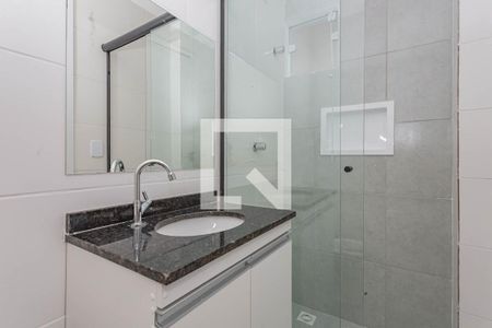 Banheiro de kitnet/studio para alugar com 1 quarto, 28m² em Vila Moinho Velho, São Paulo